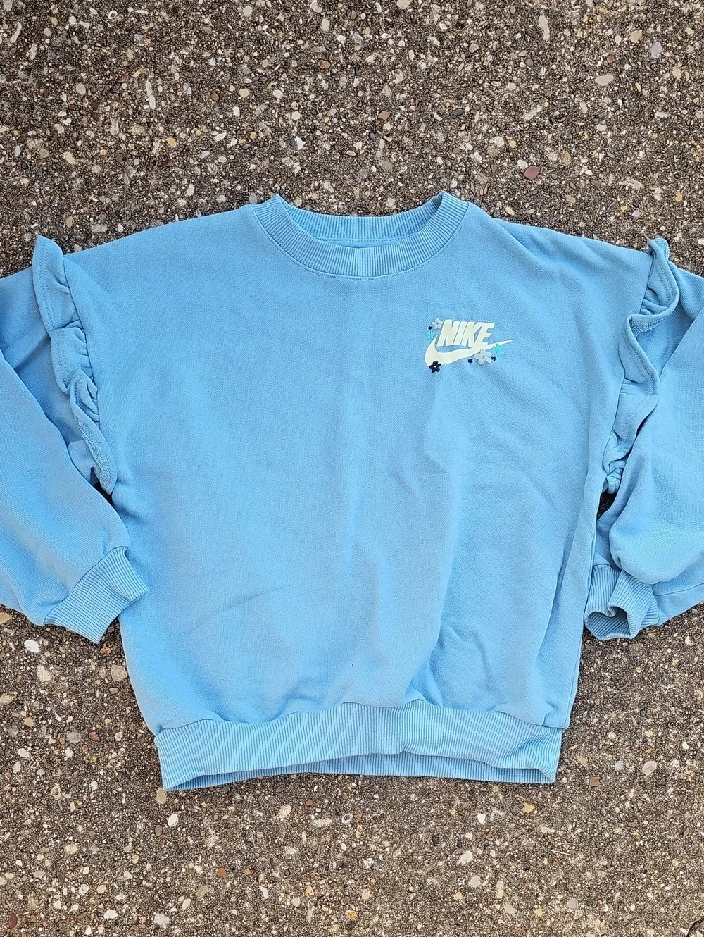 Nike Vivid Teal Blue  Ruffle-Sleeve Crewneck Sweatshirt with White Logo Girls 6X